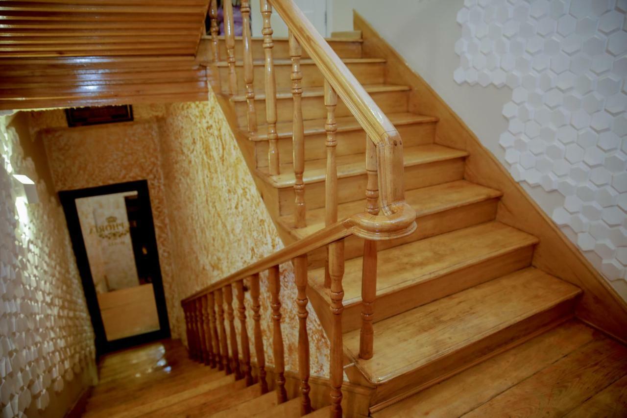 Euphoria Mariam Hostel Тбилиси Екстериор снимка